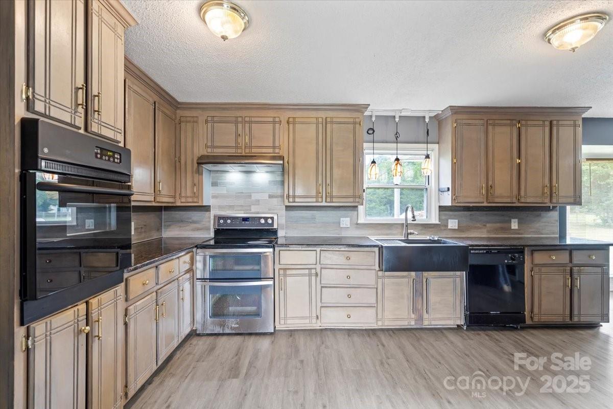221 Pennington Road