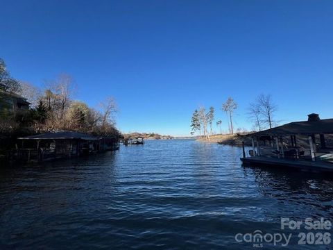 4559 1st Street NW Hickory NC 28601