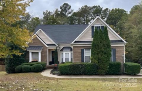 Photo of 4132 Belle Meade Circle, Belmont, NC 28012 (MLS # 4316007)
