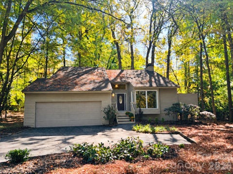 Photo of 4 Sandy Cove Road, Clover, SC 29710 (MLS # 4437826)