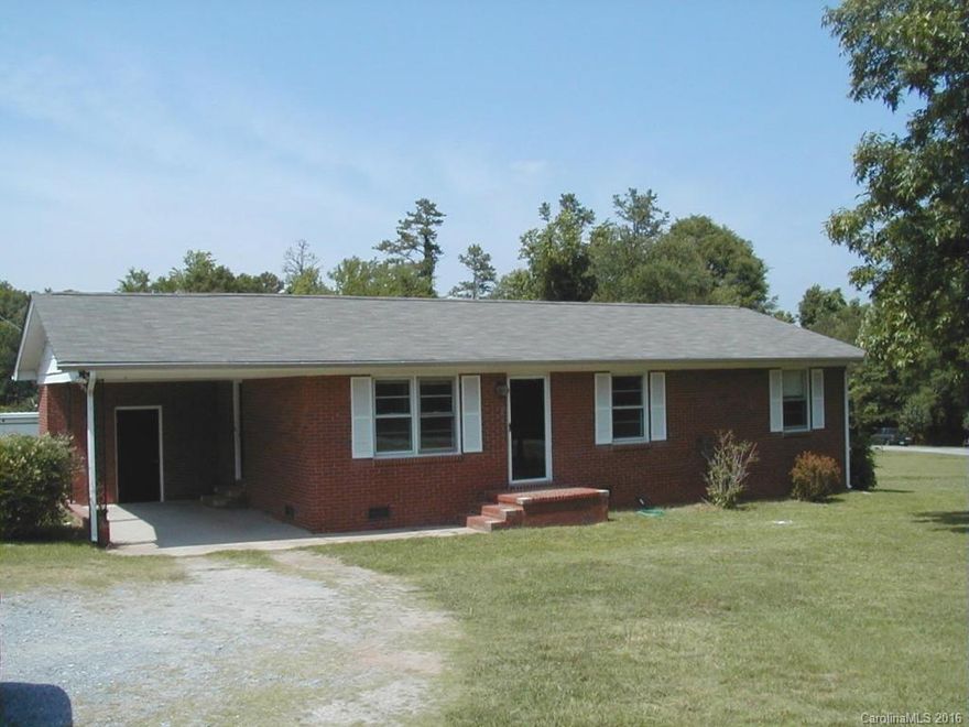 3BR 2BA Ranch, Clean & Nice, Photos do not show the New kit cabinets with New Corian Counter tops, New Kit Sink & Faucet, New Kit/Dining Floor, New Kit/Dining Light Fixtures, New Microwave. Range, Refrigerator, Dishwasher, W & D hookups. Central Heat & Air, Pub. Water, .50 Ac lot, near I-77. No pets/smoking & Good Credit. Owner is Broker