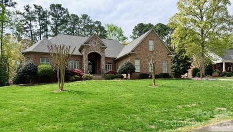 7806 Turnberry Lane Stanley NC 28164