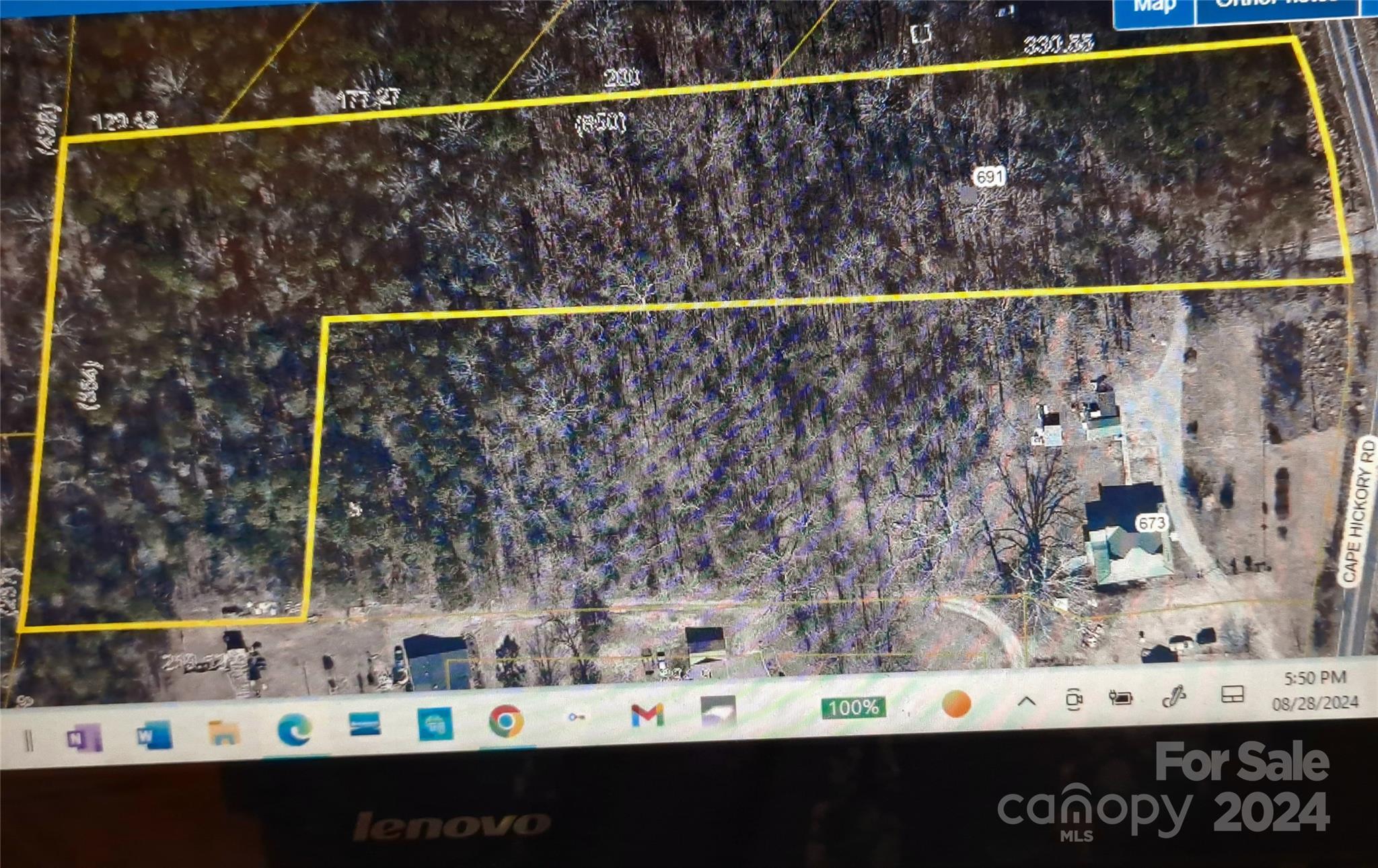 Main image without alt text