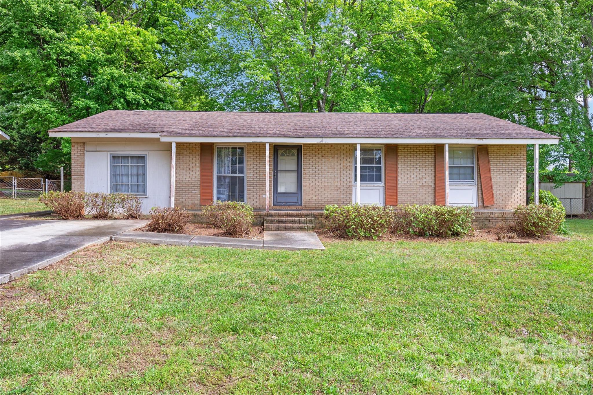 308 Club View Lane