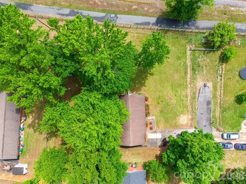 Photo of 308 Club View Lane, Matthews, NC 28105 (MLS # 4373019)
