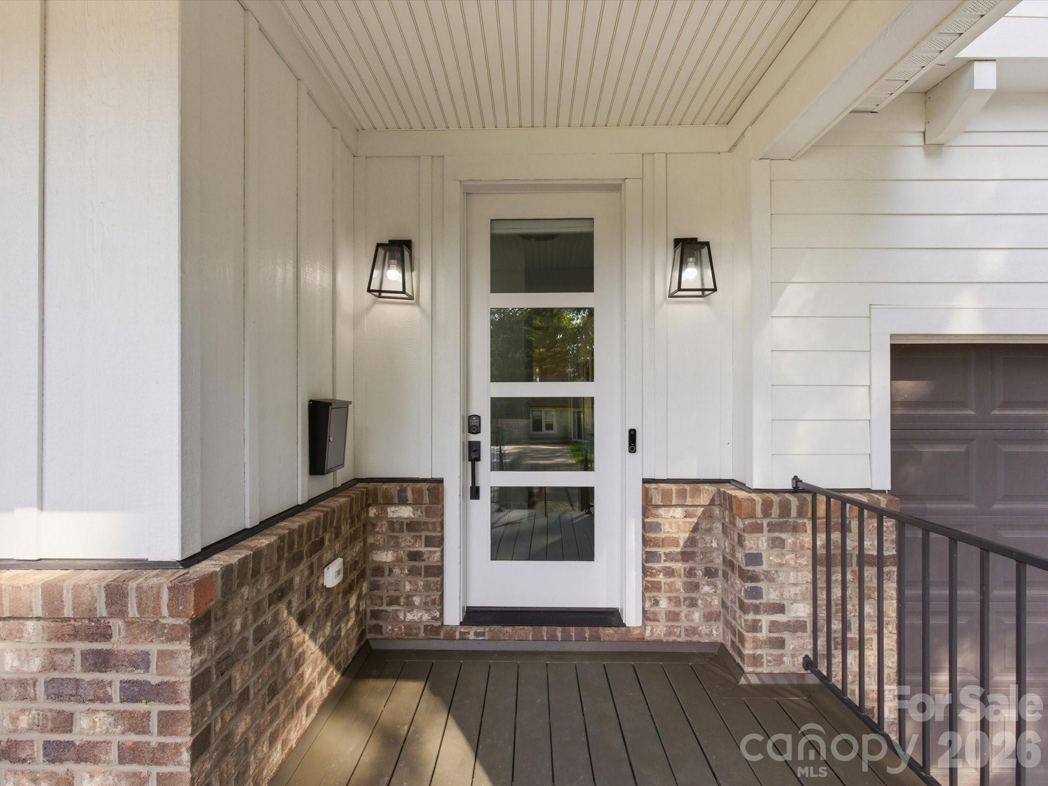129 S Gardner Avenue