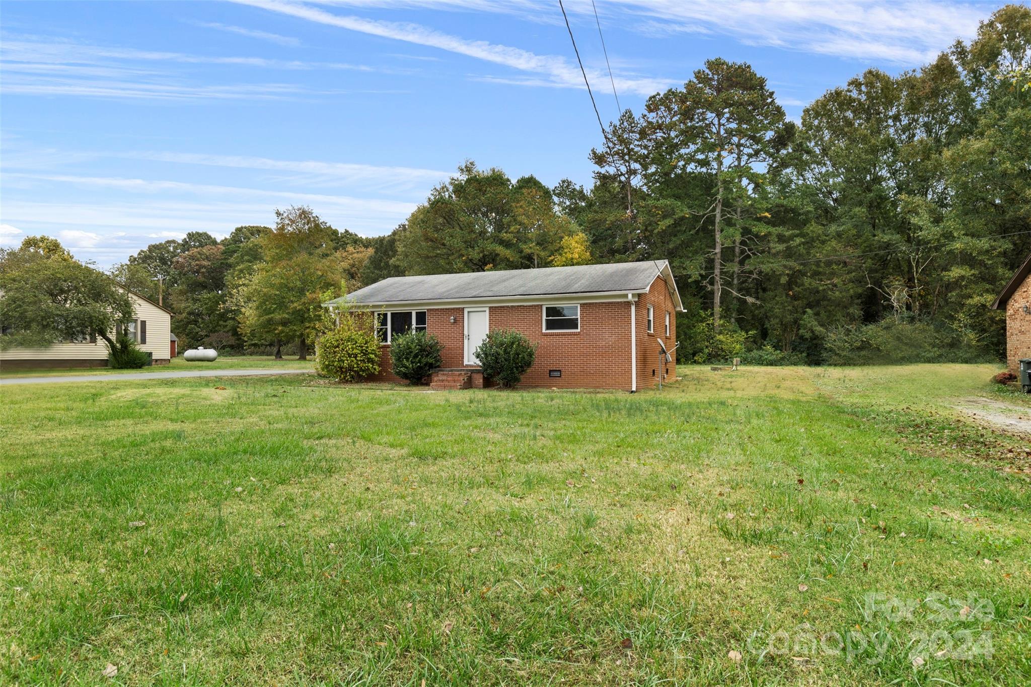 2117 Charlotte Highway