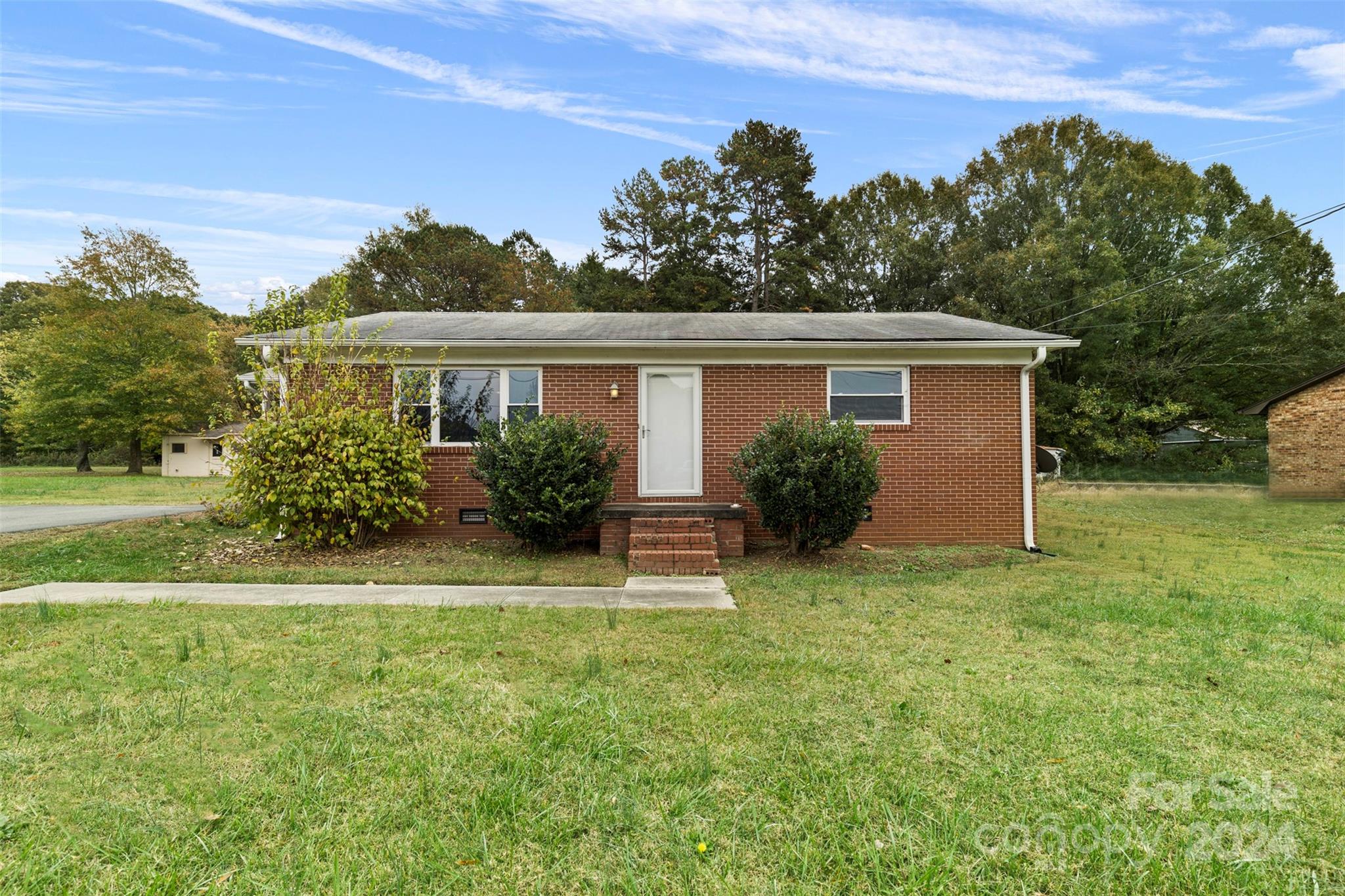 2117 Charlotte Highway