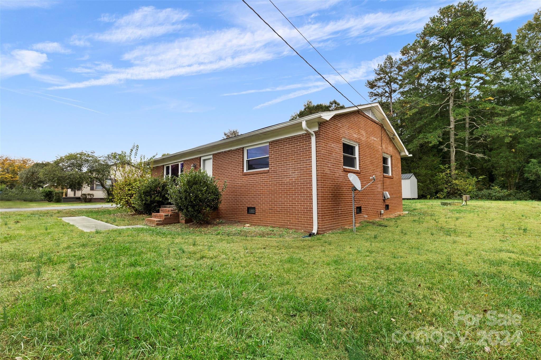 2117 Charlotte Highway