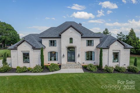 8102 Rolling Fields Road Charlotte NC 28227