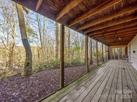 A home in Pisgah Forest