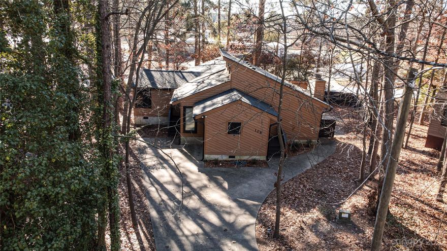 Updated 3 bedroom/2 bathroom ranch home located in the Castaways Subdivision.  Home features a brand new kitchen, new chimney, new hardwood floors, updated bathroom and new roof.  Home sits on a wooded lot just across the street from North Green Golf Course.  Large primary bedroom, double closest and spacious den with gas fireplace.  Backyard has been fenced in for your four legged friends.