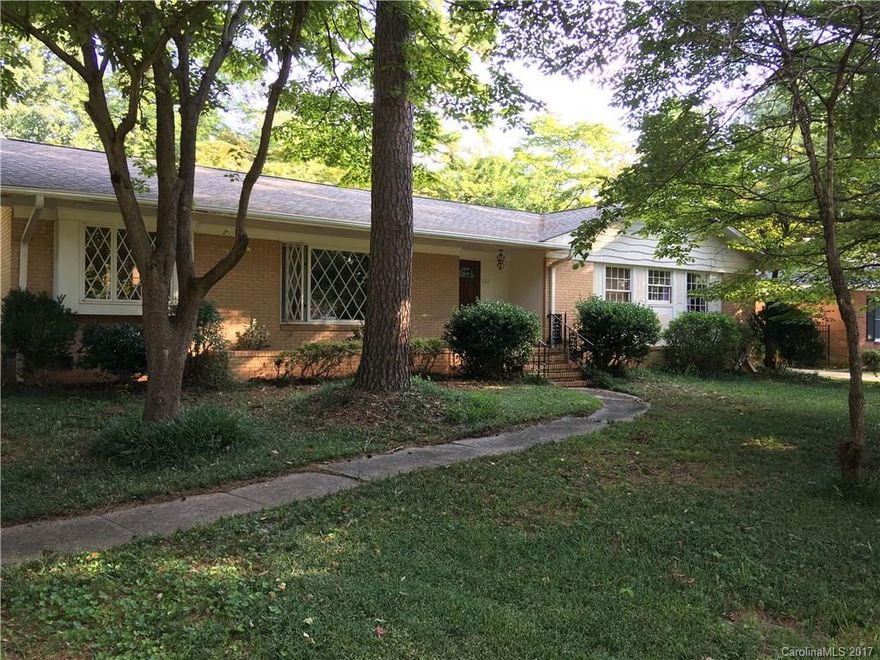 INVESTOR ALERT: LOCATION! Paint + upgrades =  return on investment : Hardwoods, {incredible} energy efficiency. Front (& throughout lot):
 feature Dogwoods, Chinese Cherry Blossoms, Azaleas, Magnolias, Crape Myrtles & fruit trees. Unusual & charming roll-out front windows over looking Landsdowne's extremely active, involved, & sought-after community. 2-yr-old roof & 4-5 yr. old  HVAC