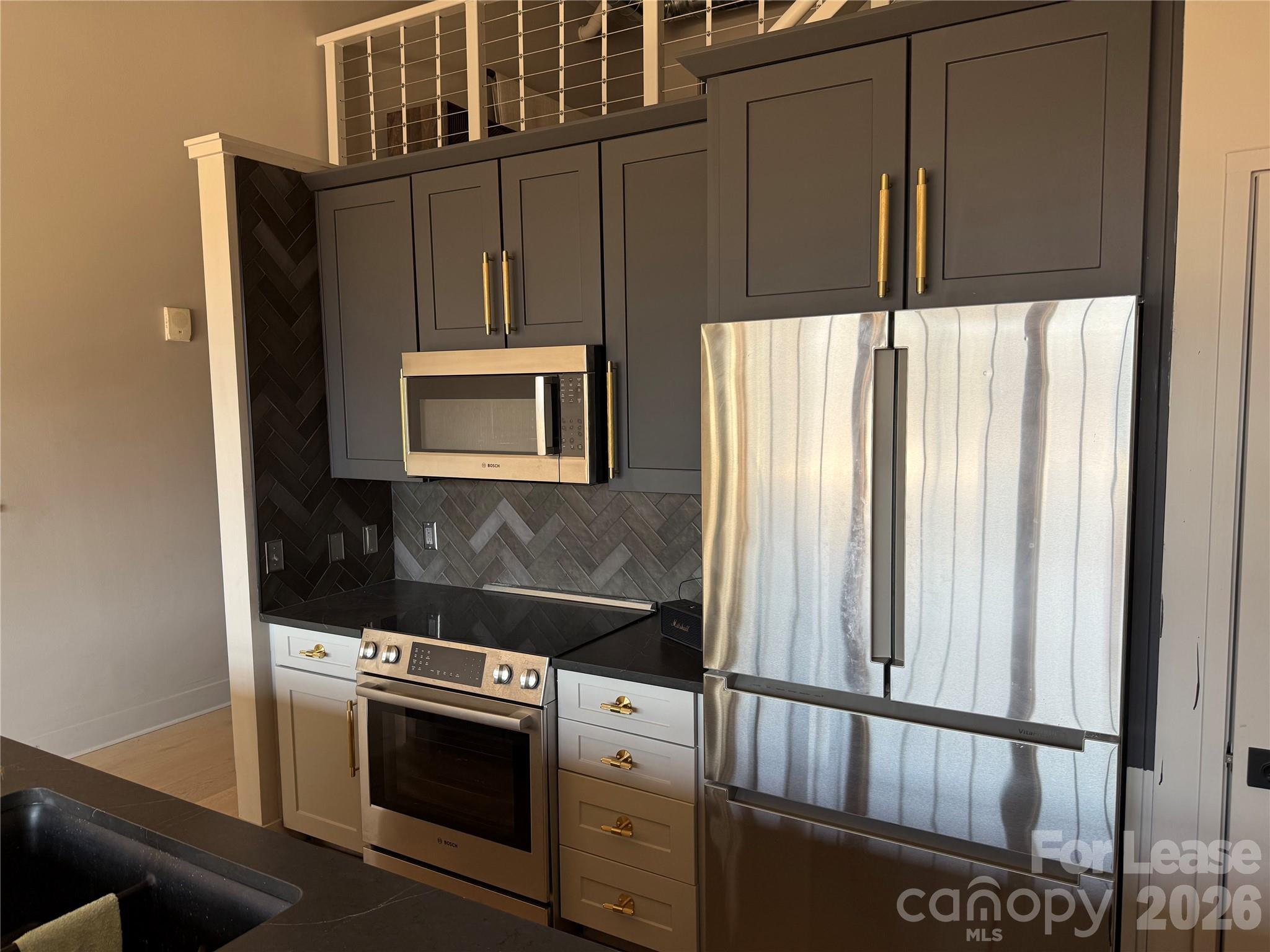 715 N Graham Street 207