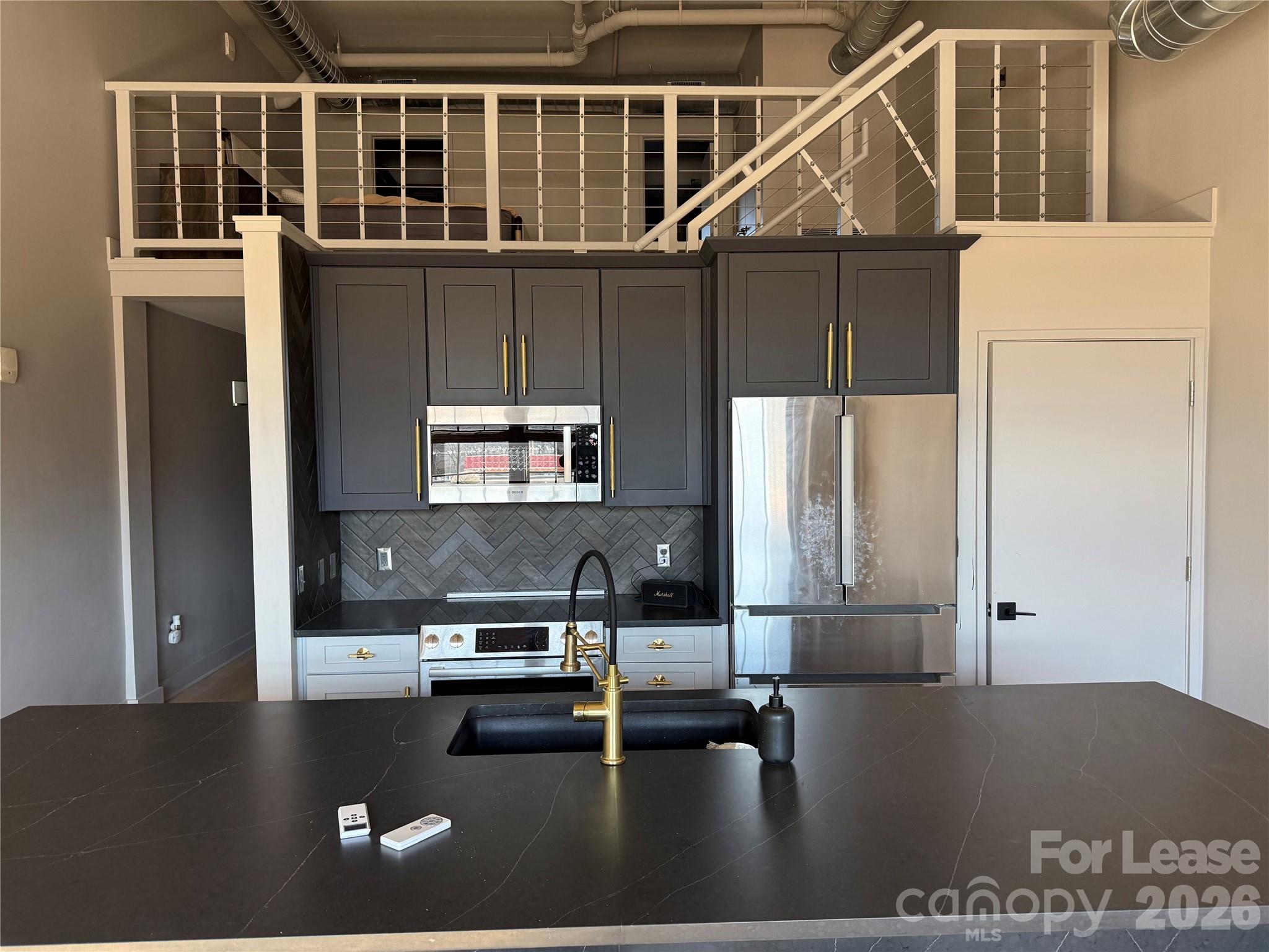 715 N Graham Street 207