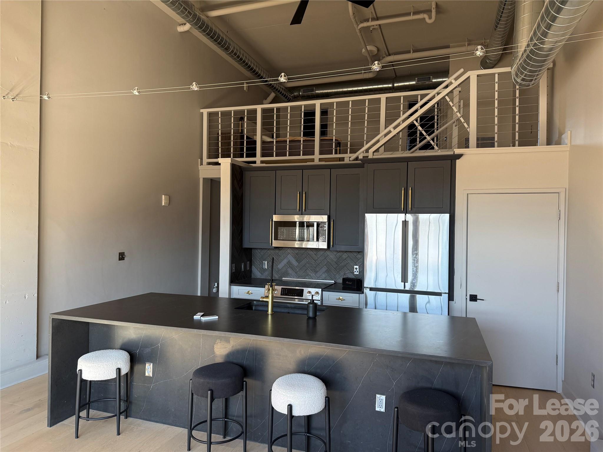 715 N Graham Street 207