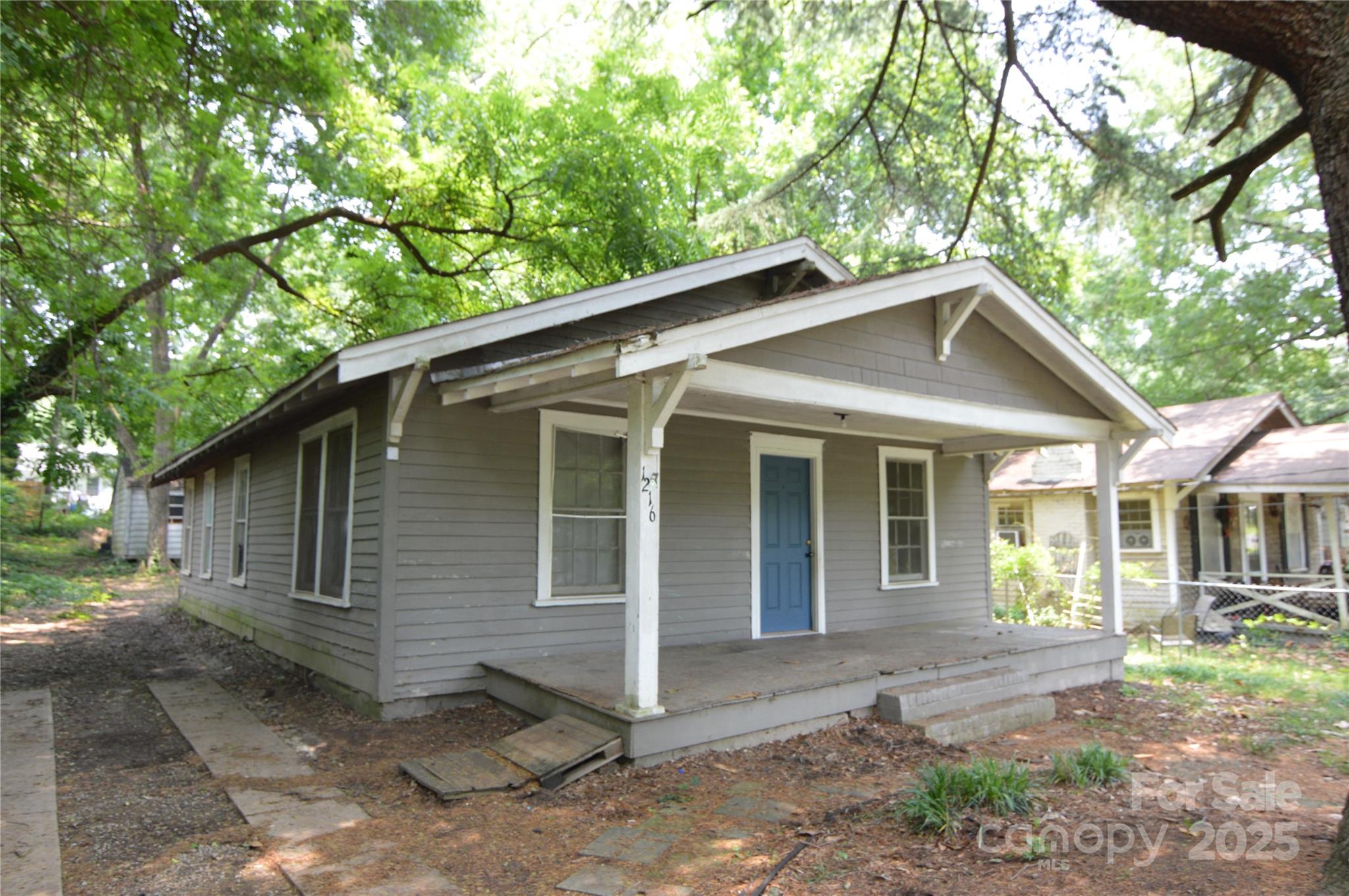 1216 Mountain Avenue