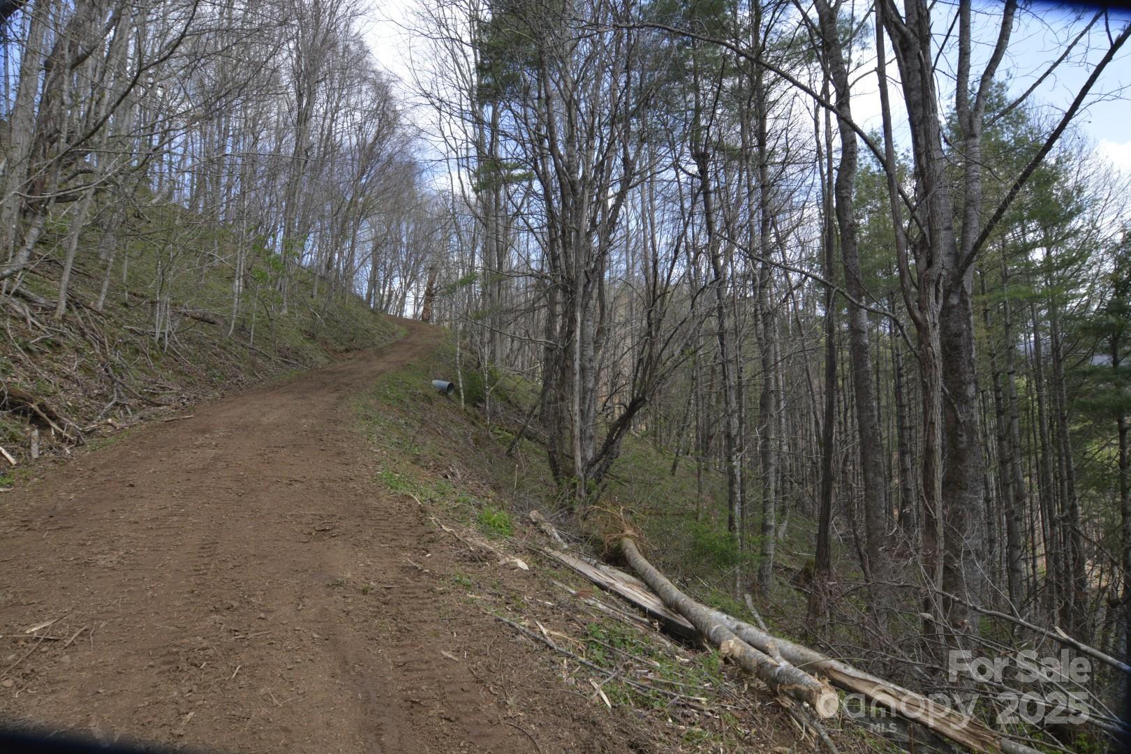 Wolfs Crossing - Land