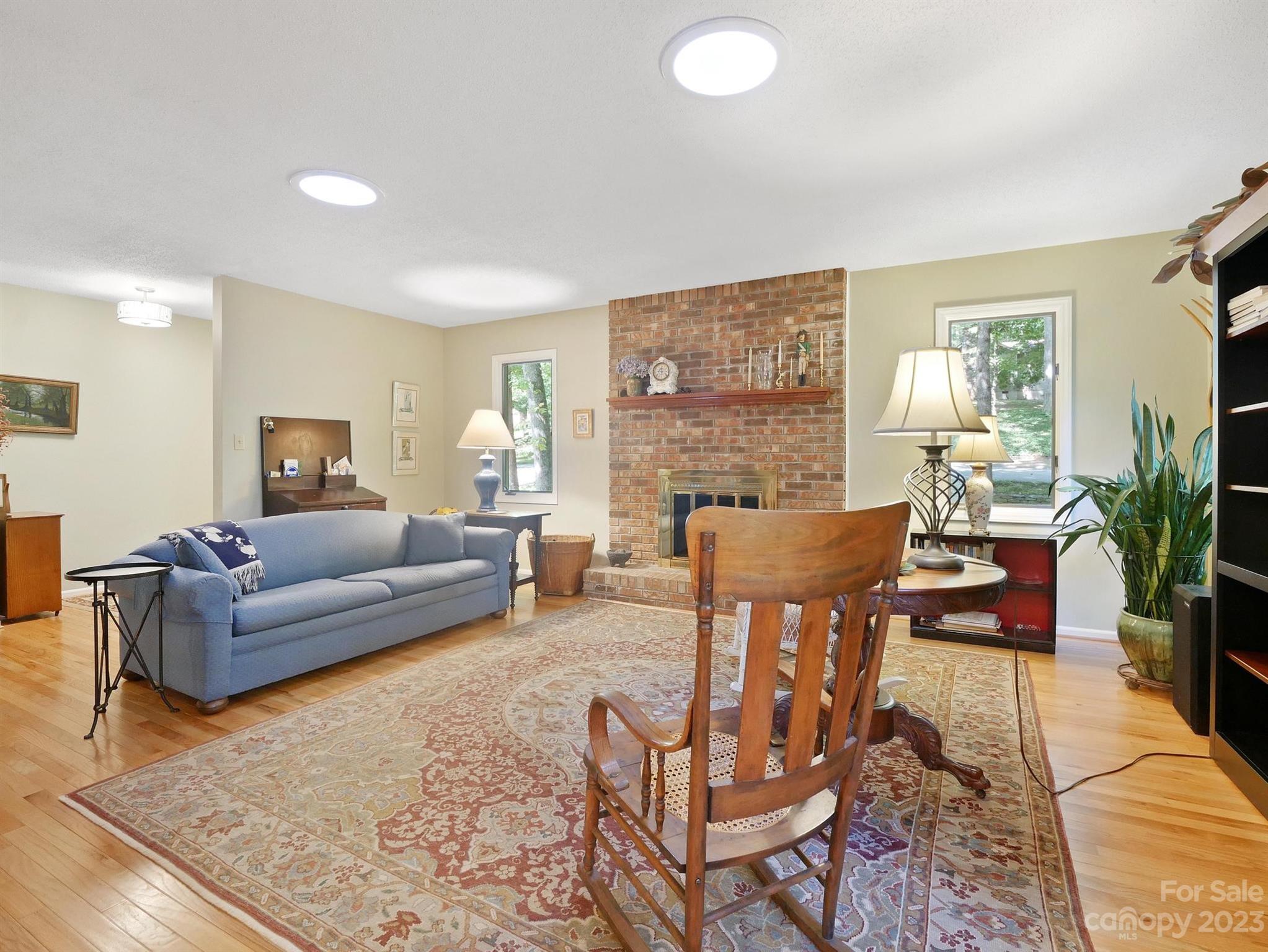 Hickory Hills - Residential