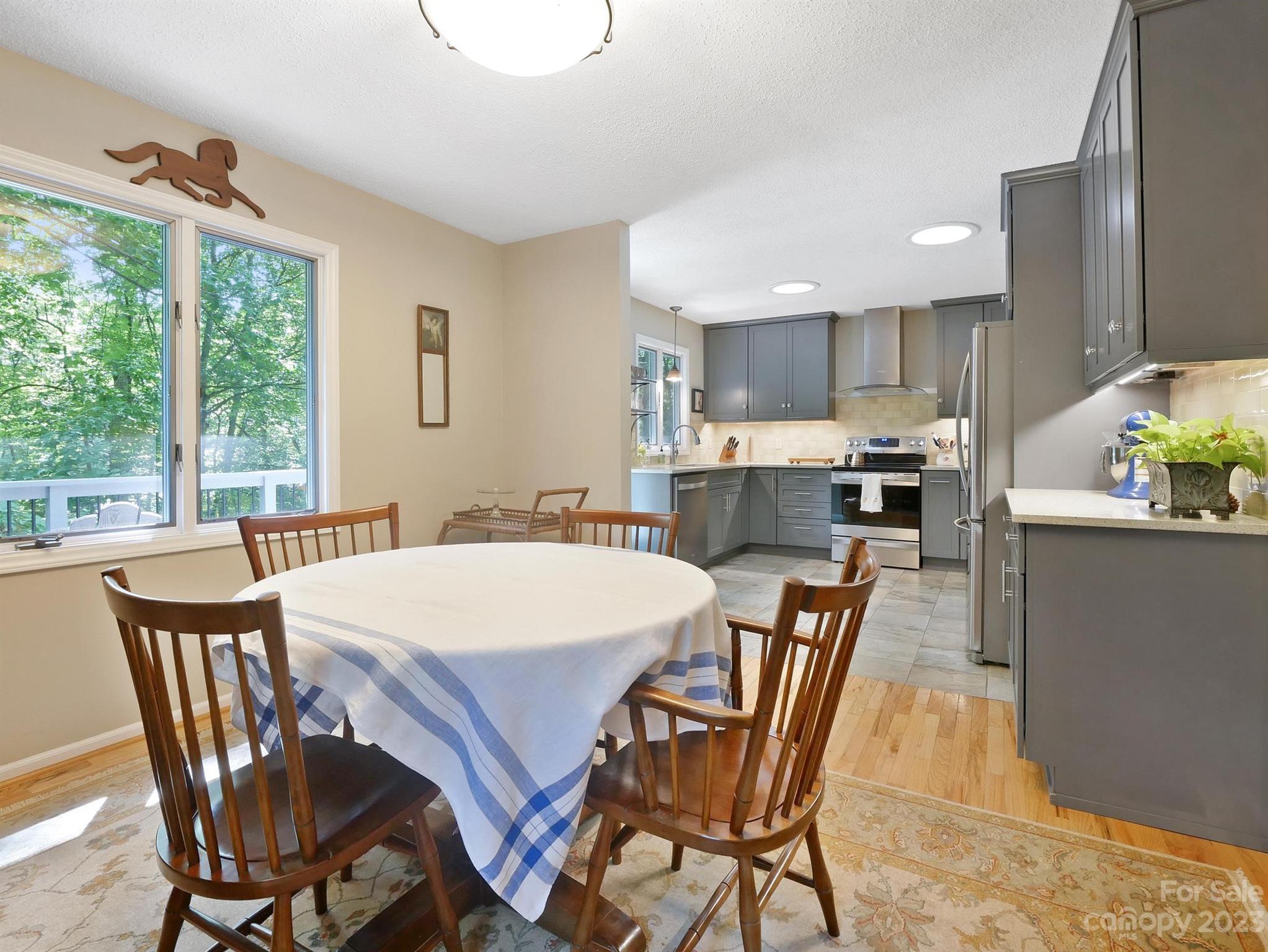 Hickory Hills - Residential