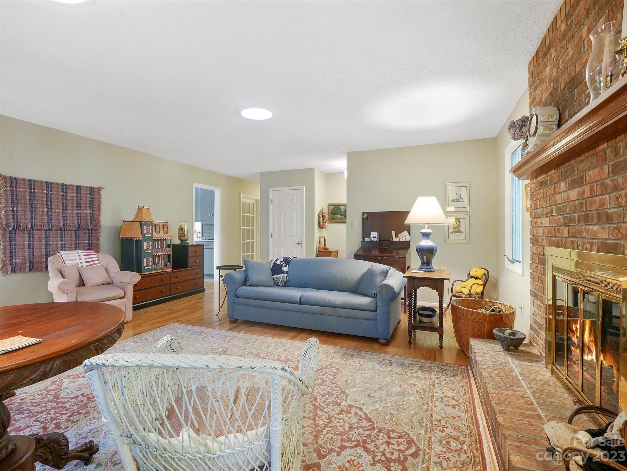 Hickory Hills - Residential