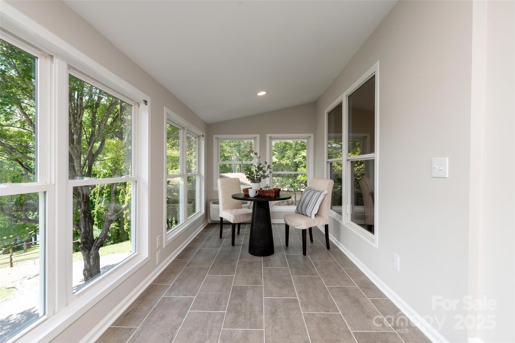 Tega Cay - Residential