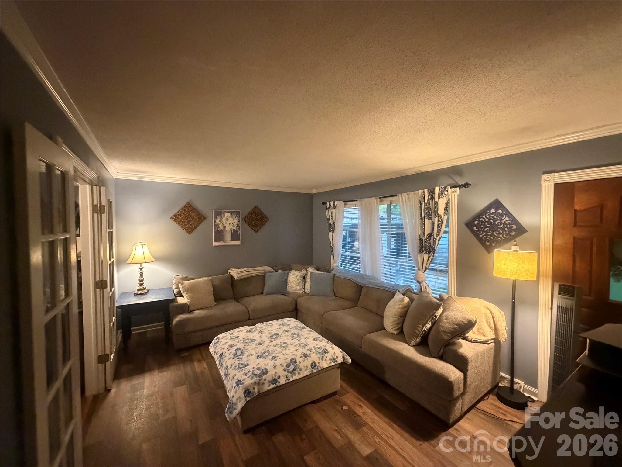 1104 Hillcrest Drive L 34