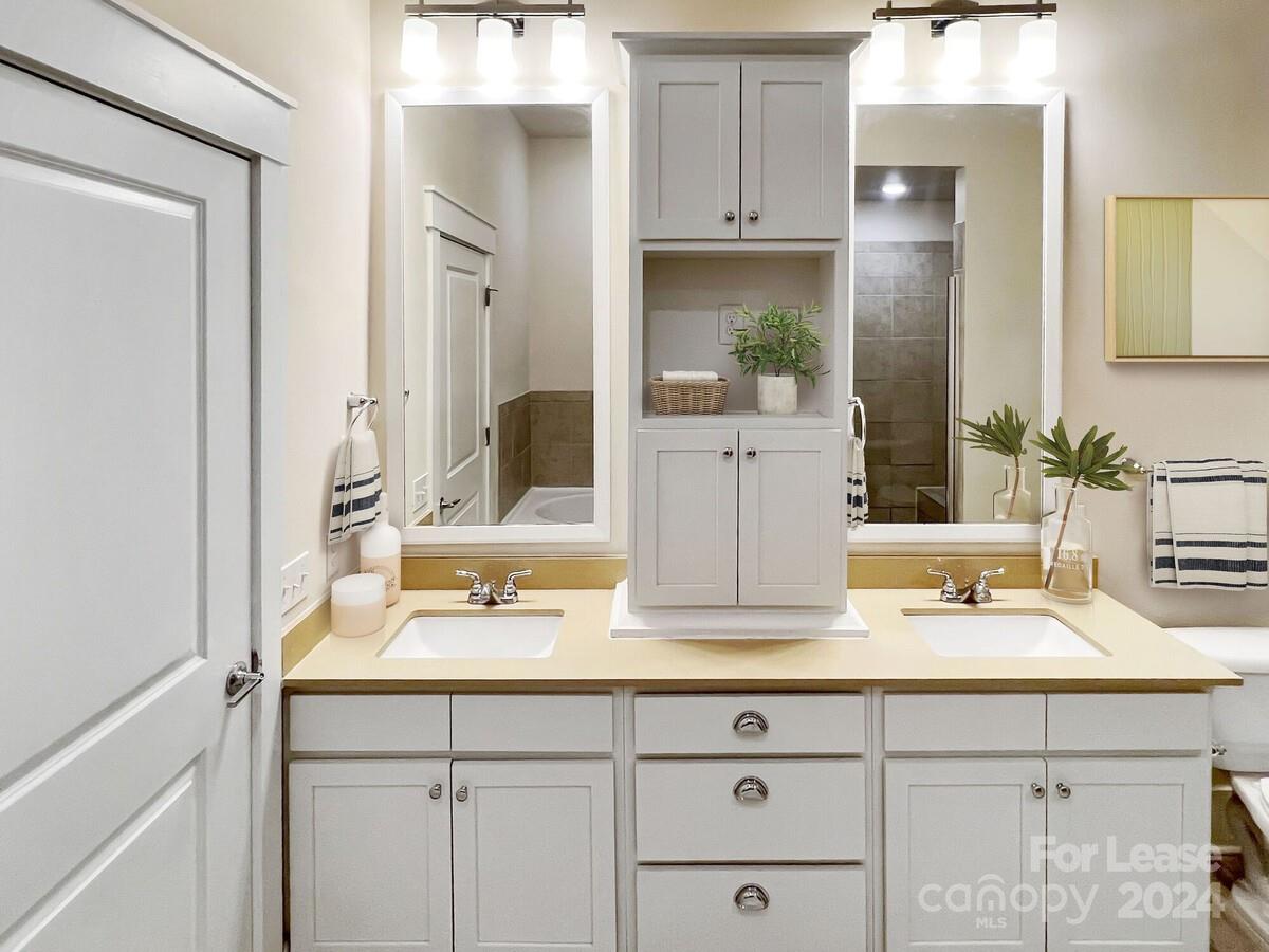 Huntersville, North Carolina 28078, United States, 3 Bedrooms Bedrooms, ,2 BathroomsBathrooms,Residential,Active,62894