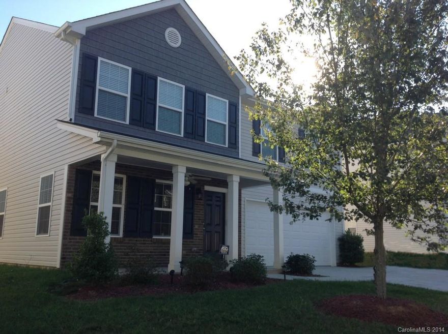 Gorgeous like new home with Rocking Chair front porch.  This home has lots of extras: beautiful engineered hardwood floors in the kitchen & dining rooms, granite counter tops, stainless steel appliances, tile and custom mirrors in all bathrooms, extended driveway for extra parking, privacy fence in back yard.  Master Suite boasts tray ceilings, huge walk-in closet, double sink vanity and separate garden tub/shower.  Great location,  convenient to 485 & just minutes to Matthews & Providence Rd.