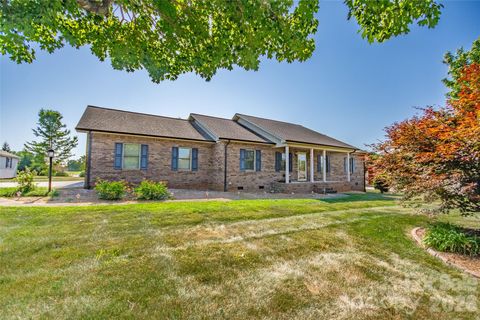 Photo of 151 Meadow Oaks Drive, Statesville, NC 28625 (MLS # 4381512)