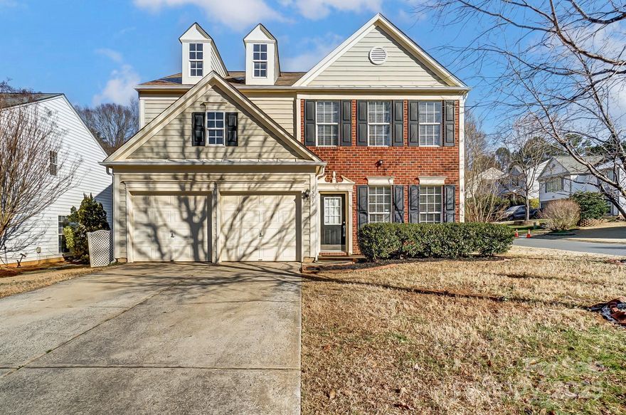 Beautiful move-in ready home located in Ballantyne! Excellent layout, even has extra space on main level that could double as an office area or playroom as you enter the home. Recent updates include new paint inside, new carpet and LVP. Large primary bedroom with vaulted ceiling, expansive ensuite bathroom with private water closet and large walk-in closet! Spacious kitchen has lovely granite and tile backsplash ready for the cook who enjoys whipping up a great meal. Relax with your family and friends in the 2-story great room with gas log fireplace, open to the kitchen!  Don't forget all the convenience this home offers, including being just 5 minutes from The Ballantyne Bowl, restaurants, excellent schools, gyms, shopping and easy access to I-485 and I-77!
Seller is willing to provide a $5,000 seller credit at closing with acceptable offer that buyer may use as needed.