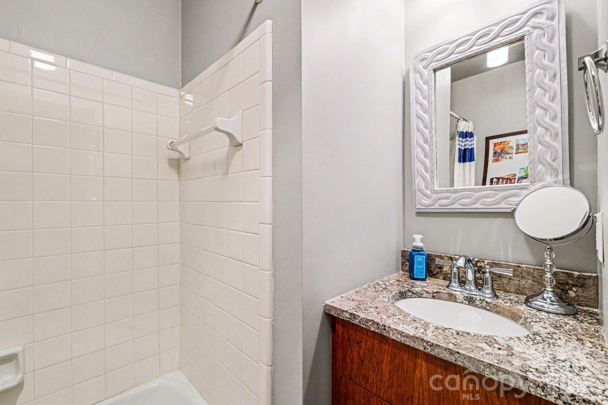 601 Queens Condominiums - Residential