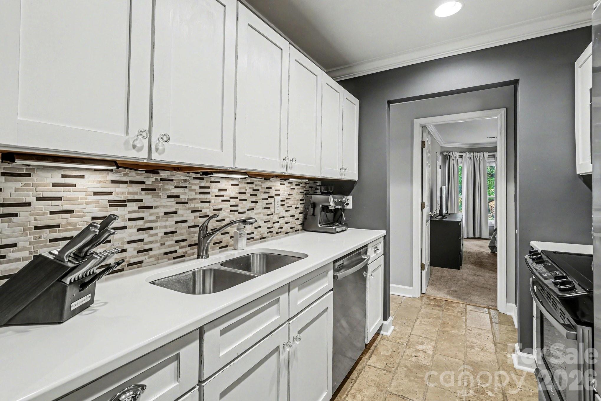601 Queens Condominiums - Residential
