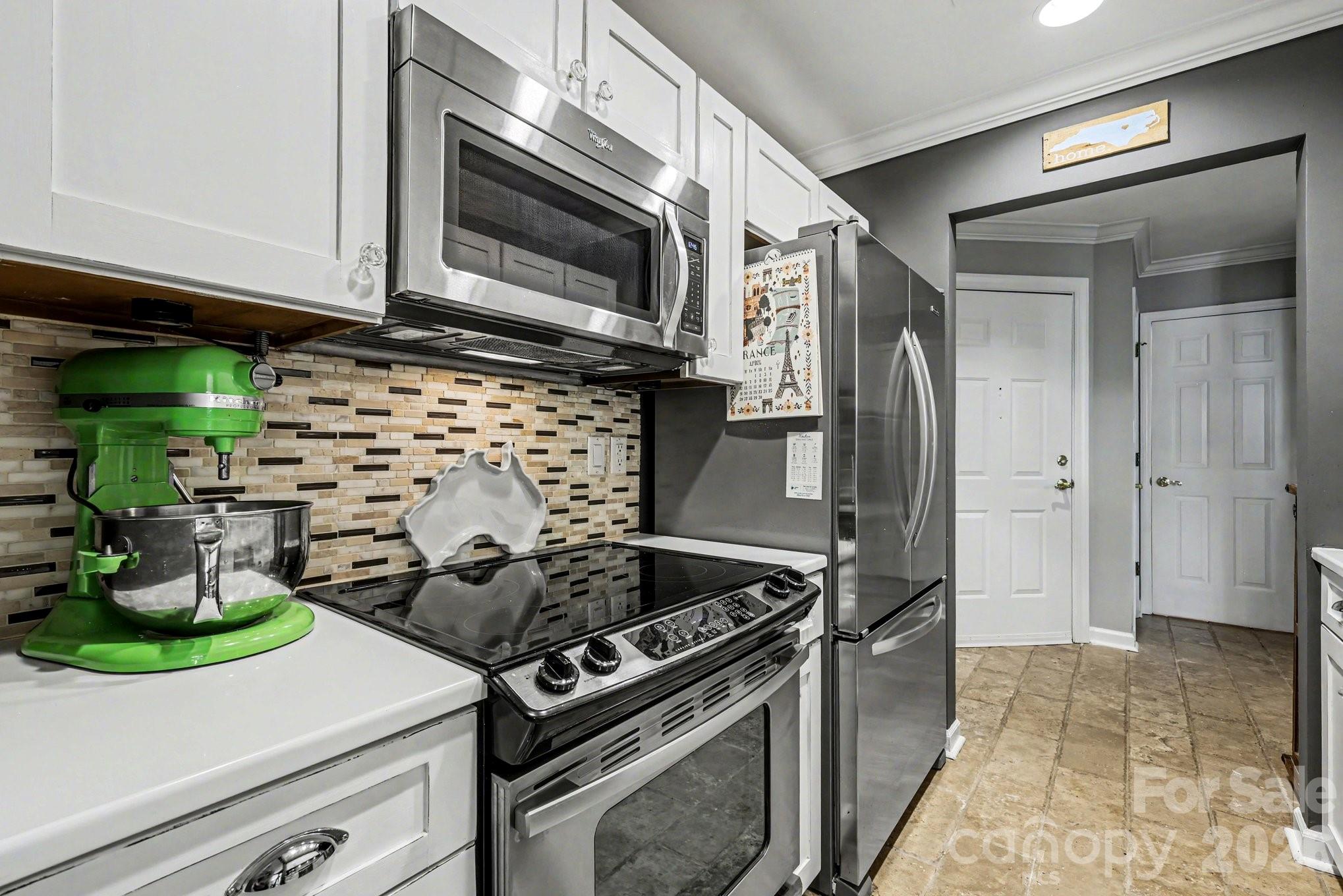 601 Queens Condominiums - Residential