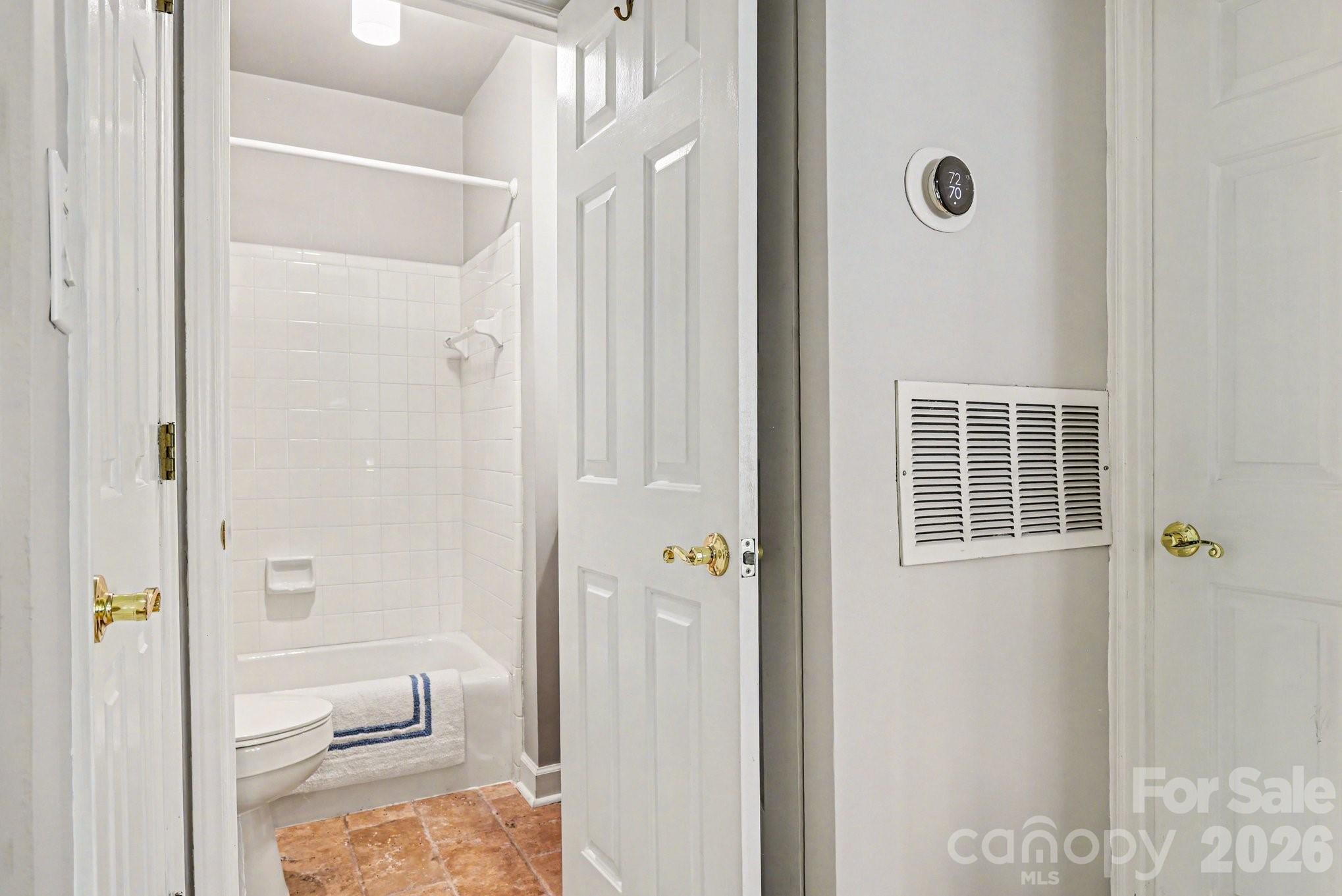601 Queens Condominiums - Residential