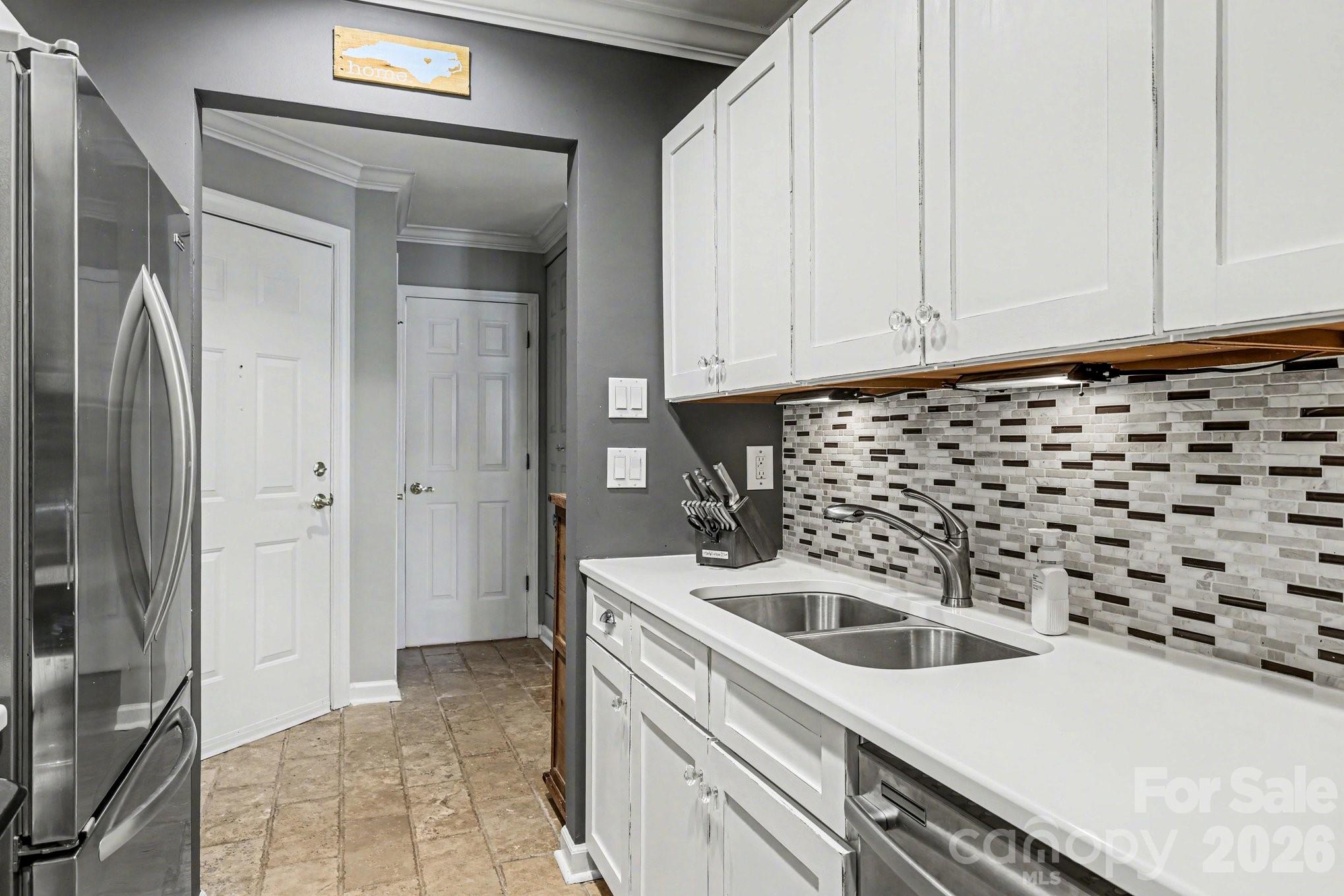601 Queens Condominiums - Residential