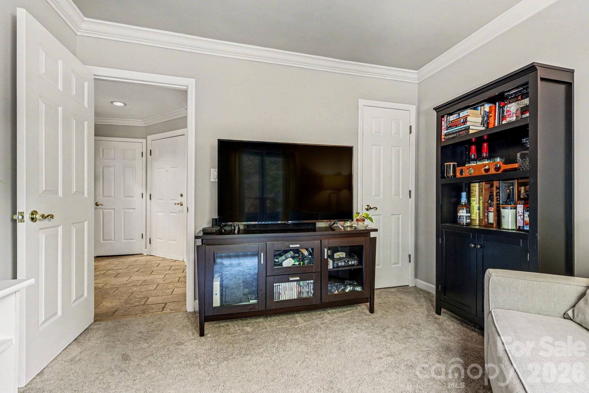 601 Queens Condominiums - Residential