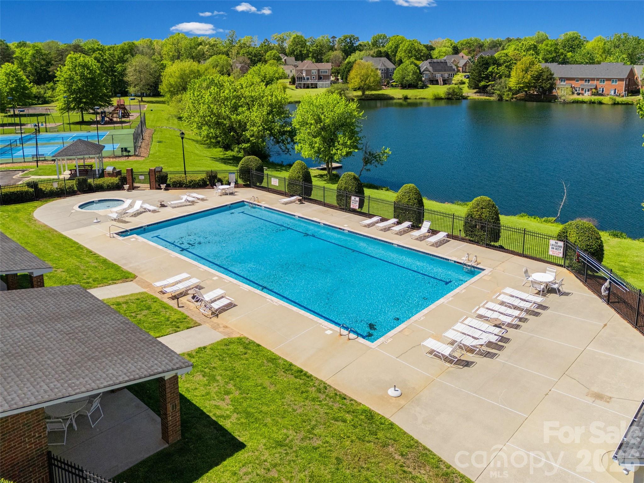 Beacon Knoll Villas - Residential