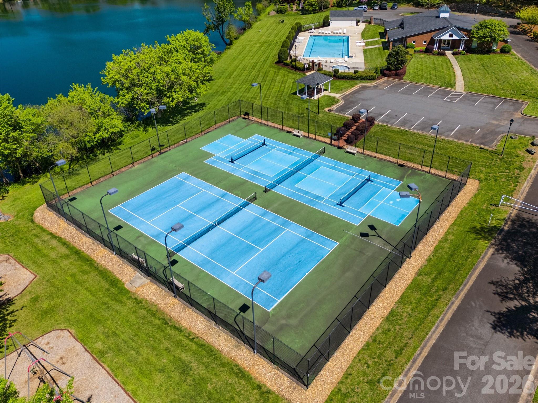 Beacon Knoll Villas - Residential