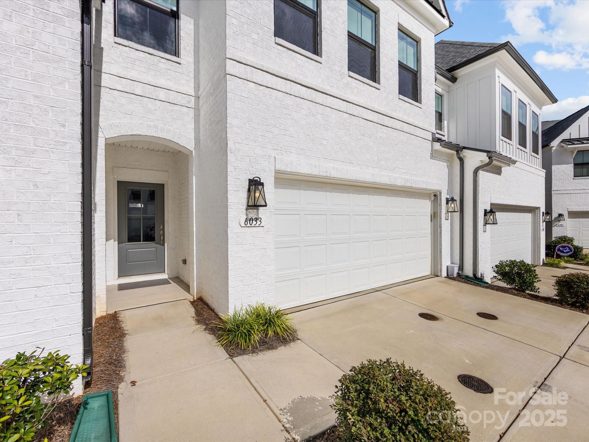 6033 Mariemont Circle