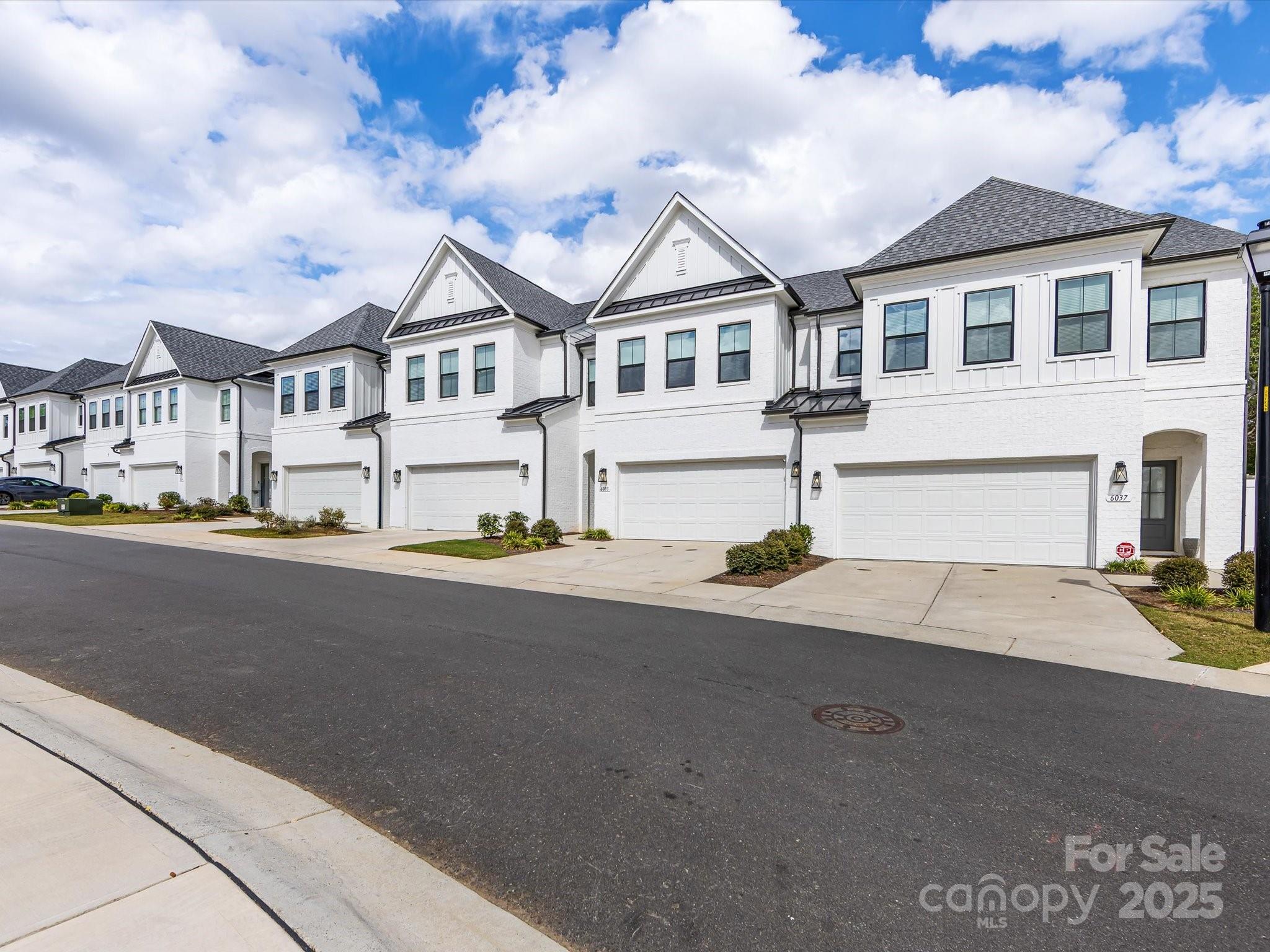 6033 Mariemont Circle