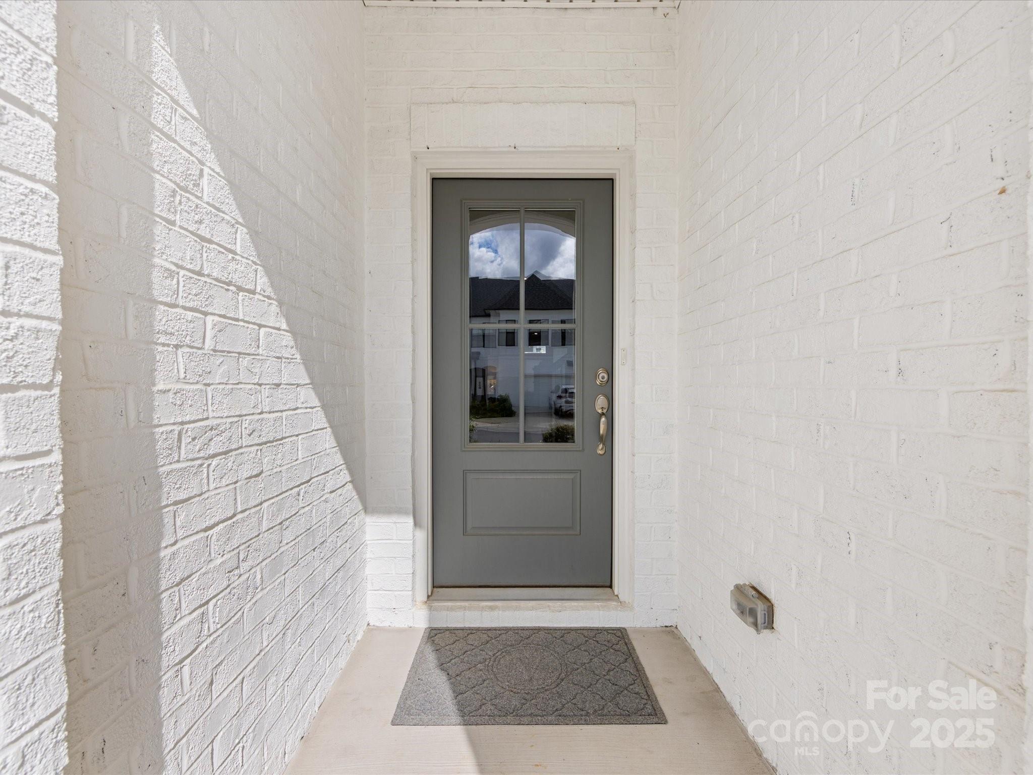 6033 Mariemont Circle