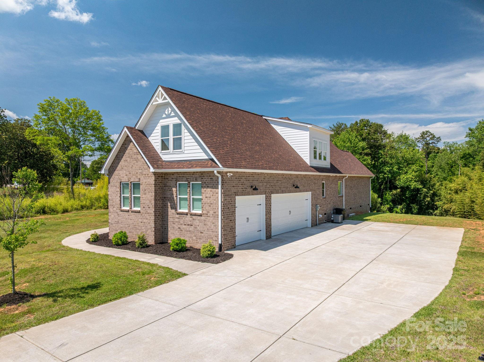 115 Woodward Way