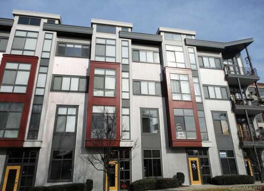 Spectacular Penthouse Loft/Condo in Charlotte's 4th Ward neighborhood. Features include 15ft ceilings in the living room, expansive windows with unbeatable views of uptown Charlotte's skyline. New laminate flooring, paint and moldings, built in entertainment center w/ glass component shelves. Windows are tinted. Located within walking distance to uptown Charlotte's nightlife and restaurants.