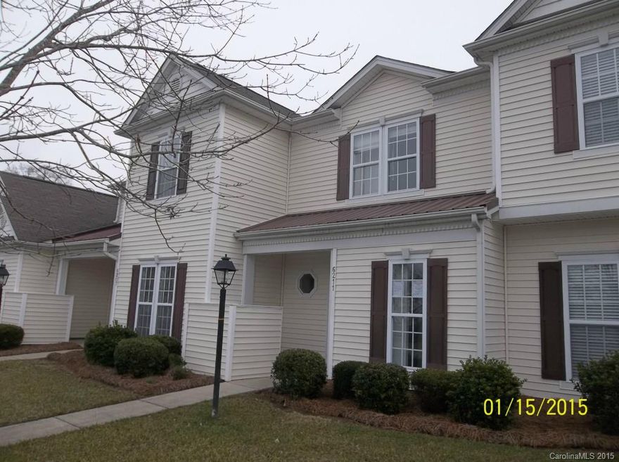 Beautiful 2 bedroom townhome located in Harrisburg Town Center. This home has new carpets and paint and is in great condition. EQUAL HOUSING OPPORTUNITY.