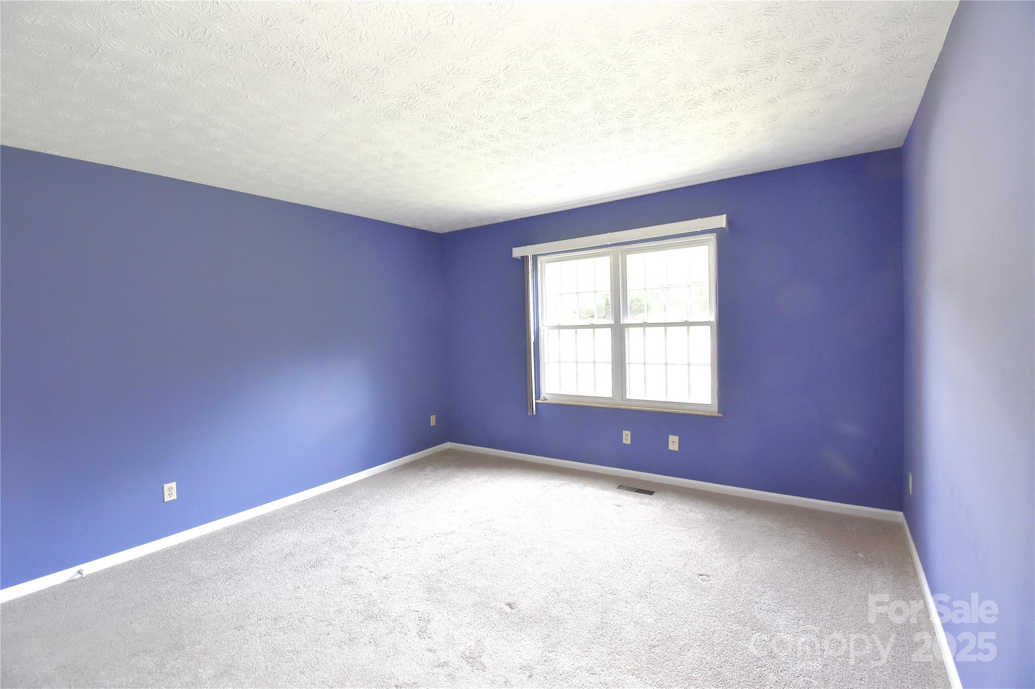 Colonial Manor - Residential