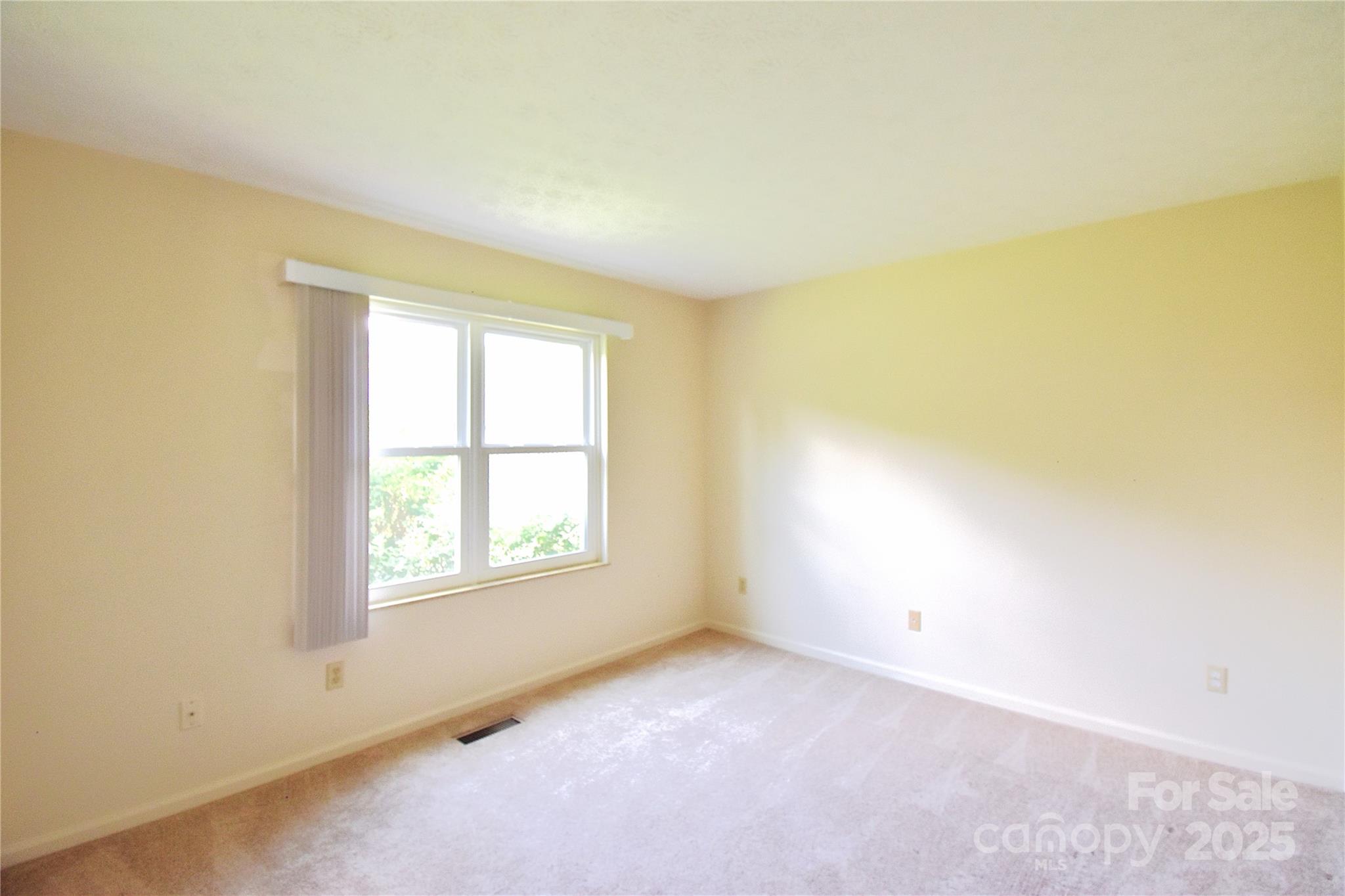 Colonial Manor - Residential