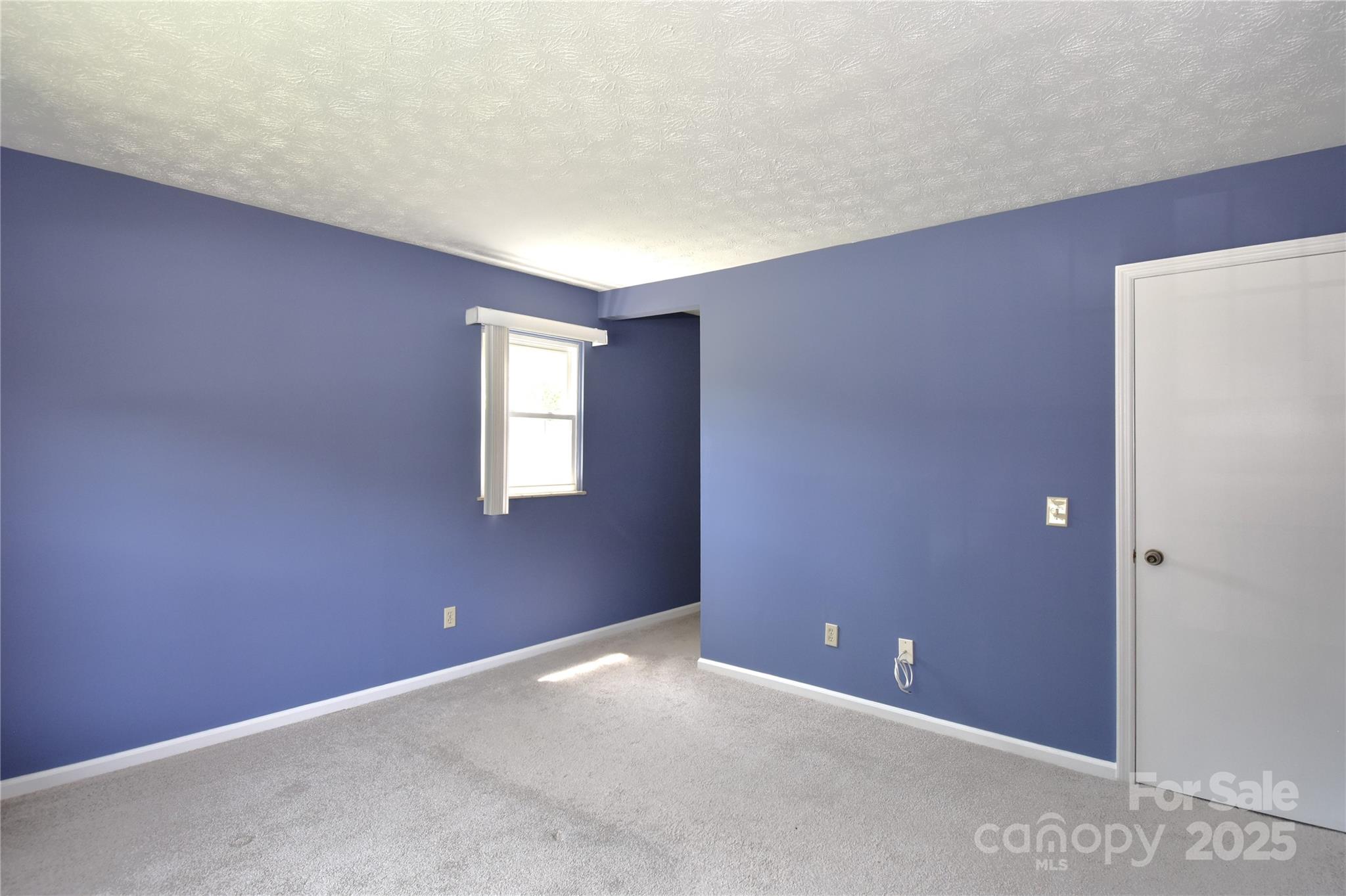 Colonial Manor - Residential