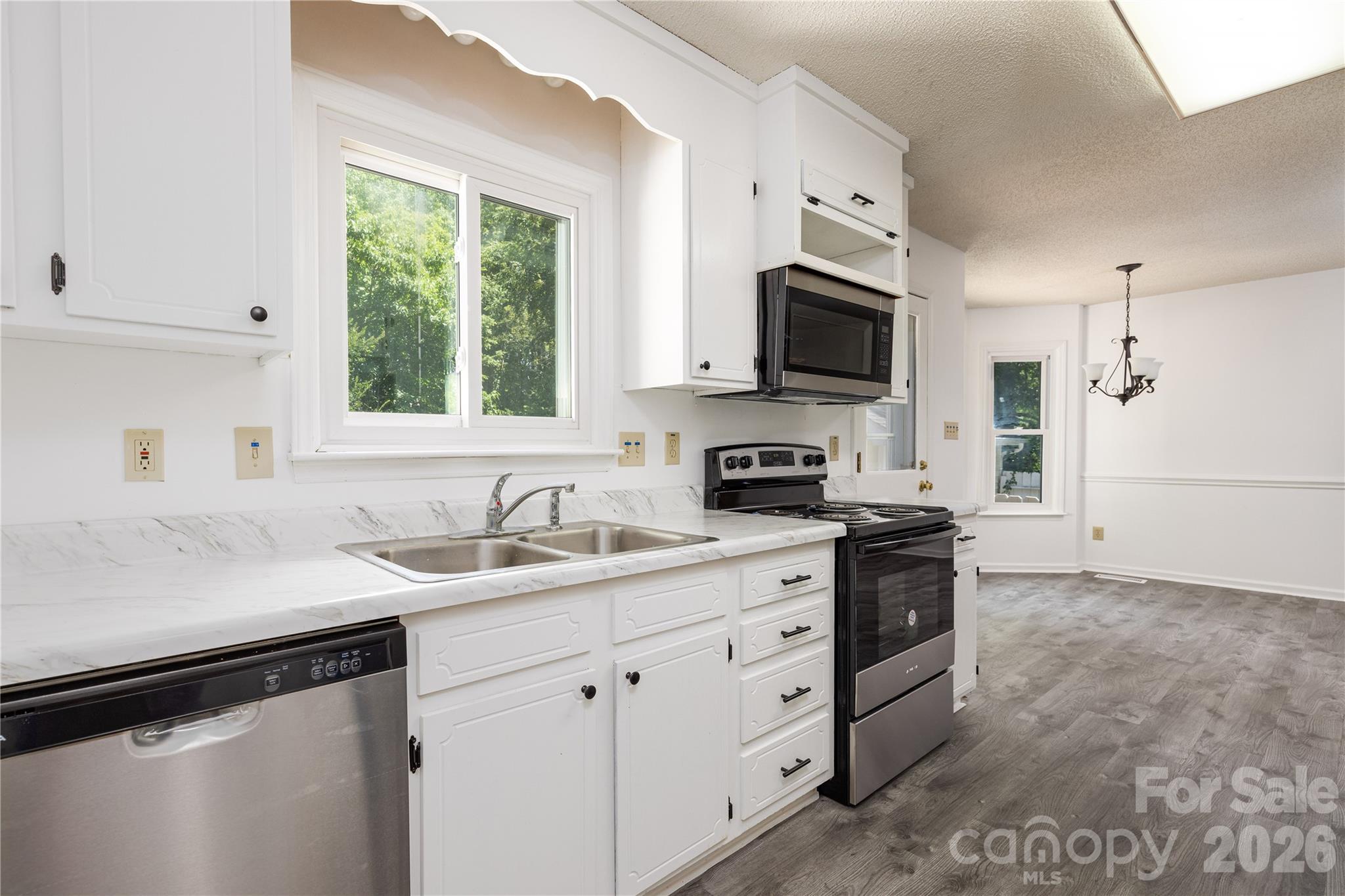 21014 Pine Ridge Drive