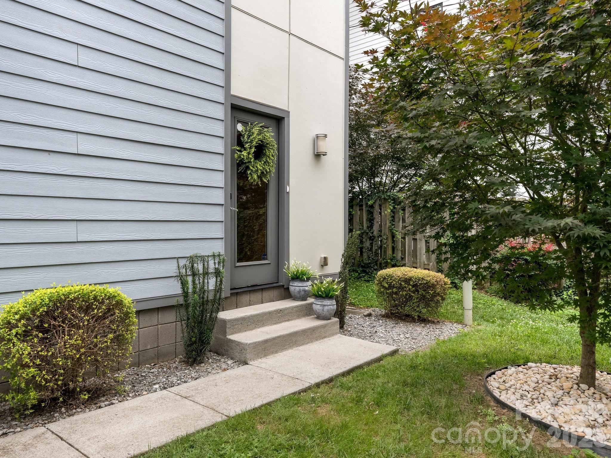 915 Westbrook Drive